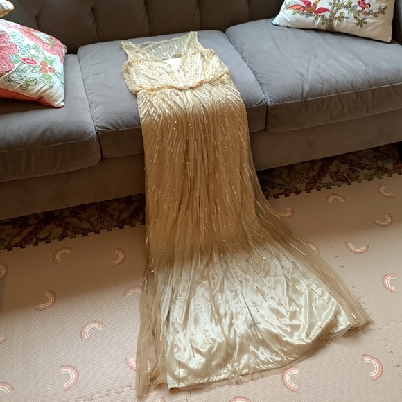 Aidan Mattox Champagne Gold Sunburst Illusion Neckline Gown Dress - Picture 12 of 14